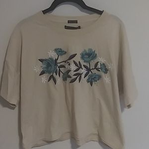 Abercrombie & Fitch floral embroidered crop tee